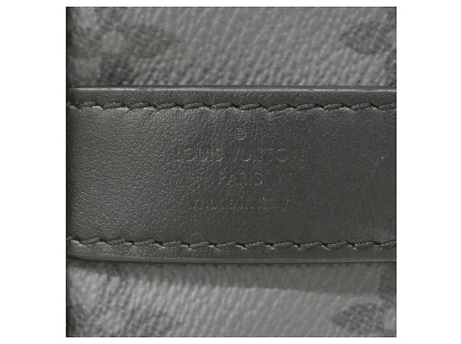 Bolsa Louis Vuitton Monogram Eclipse Reverse Keepall Bandoulière 25 Marrom Preto - vista 5