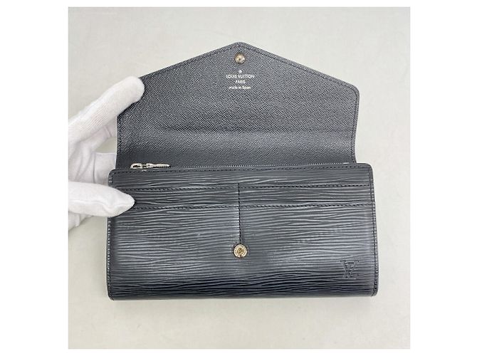Louis Vuitton Portefeuille Sarah Long Wallet de cuero Epi Negro - vista 9