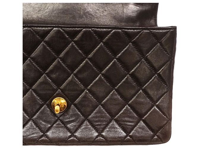 Sac à main Chanel Matelassé en agneau noir - vue 8
