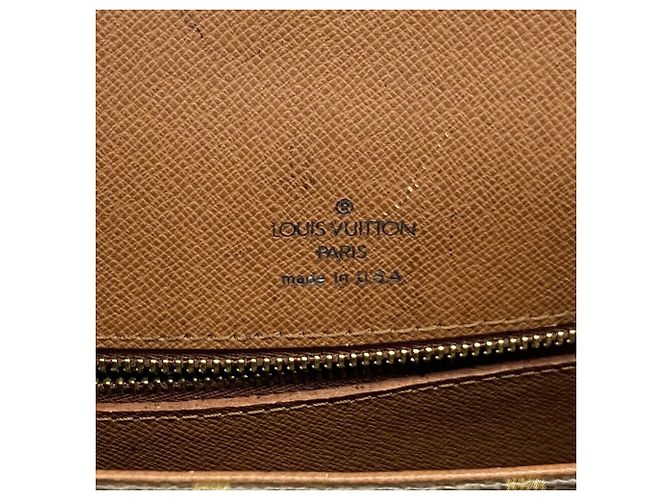 Bolsa de Ombro Louis Vuitton Monogram Saint Cloud GM Marrom - vista 5