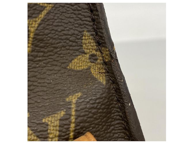 Bolsa de Ombro Louis Vuitton Monogram Saint Cloud GM Marrom - vista 7