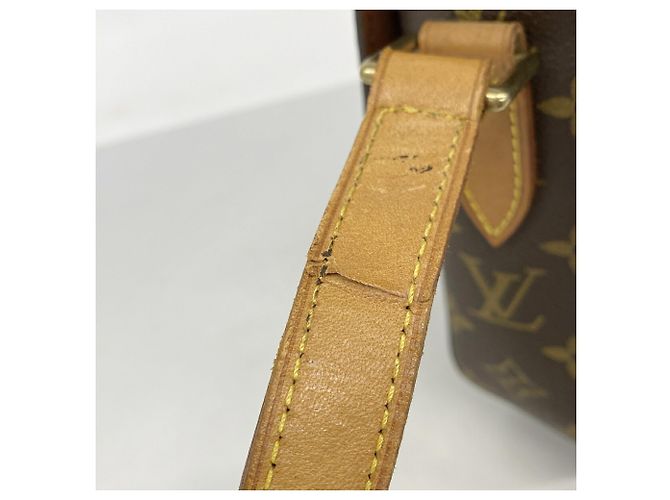 Bolsa de Ombro Louis Vuitton Monogram Saint Cloud GM Marrom - vista 9