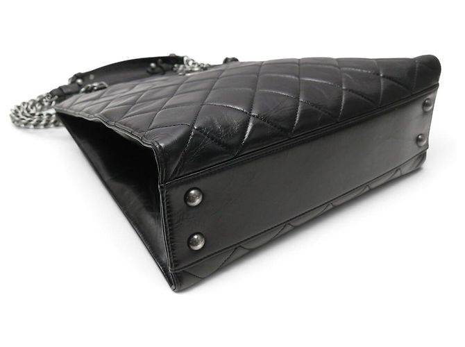 NEUE CHANEL CABAS BOY VERSCHLUSS HANDTASCHE AUS SCHWAREM STEPPLEDER TOTE BAG - Ansicht 5