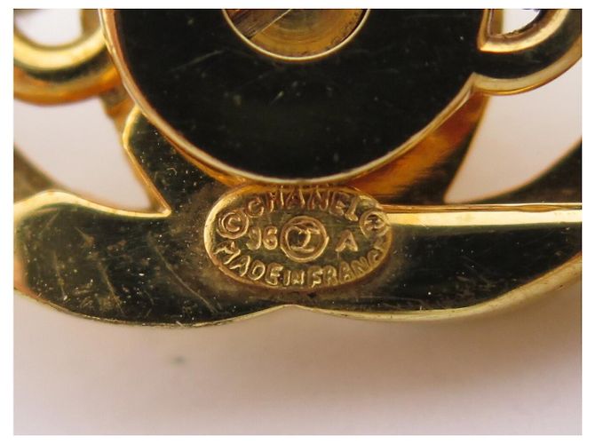 BRACCIALE VINTAGE CHANEL PERLE GRANDI CHIUSURA LOGO CC TIMELESS 1996 HUGE PEARLS D'oro - vista 5