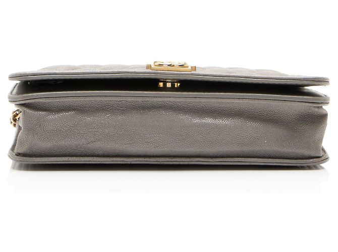 Chanel Boy Wallet on Chain en piel de becerro granulada Gris - vista 4