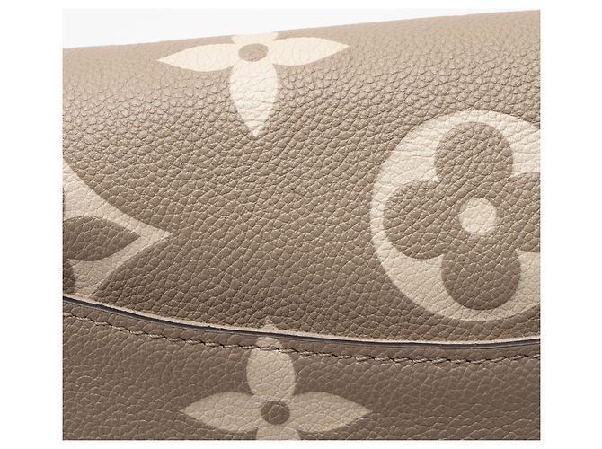 Louis Vuitton Diane Schultertasche aus Giant Monogram Empreinte Bicolor Braun Beige - Ansicht 10