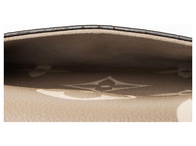 Louis Vuitton Diane Schultertasche aus Giant Monogram Empreinte Bicolor Braun Beige - Ansicht 9