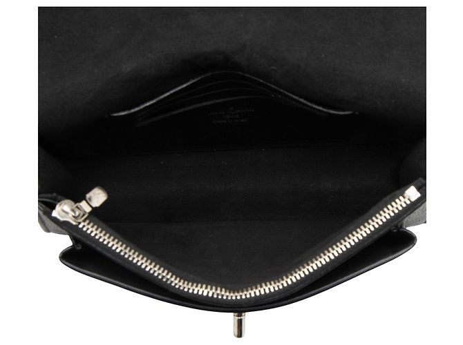 Louis Vuitton Lockme Pochette Crossbody en piel de becerro Negro - vista 6