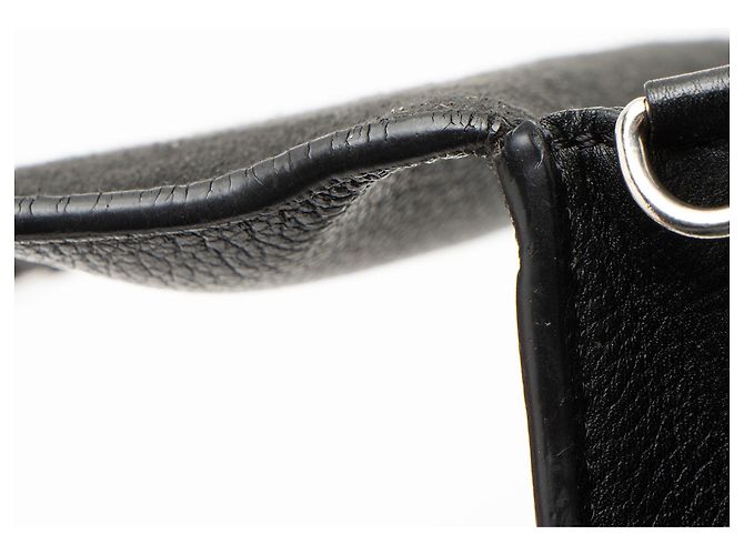 Louis Vuitton Lockme Pochette Crossbody en piel de becerro Negro - vista 9