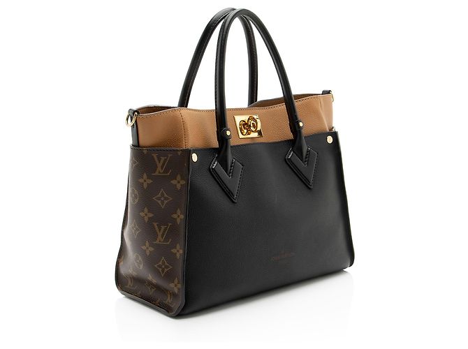 mala Louis Vuitton On My Side MM em couro de bezerro e canvas Monogram Preto - vista 2