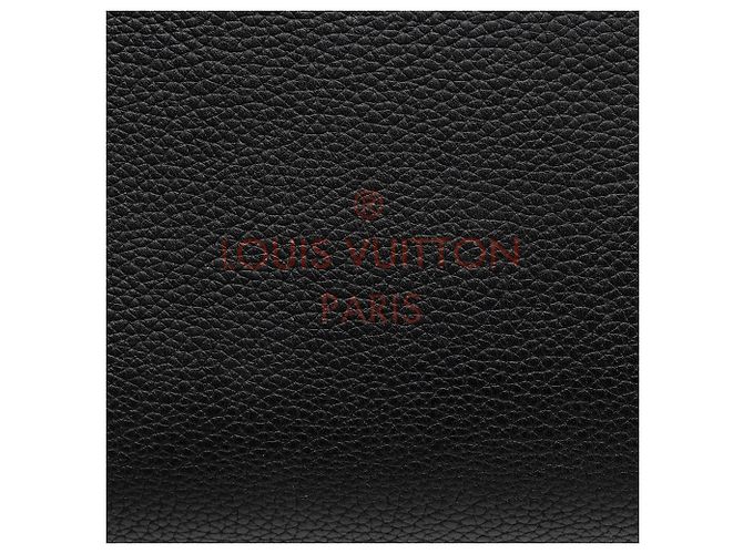 mala Louis Vuitton On My Side MM em couro de bezerro e canvas Monogram Preto - vista 8