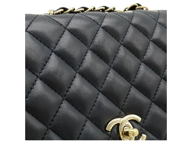 Borsa a tracolla Chanel Matelassé con catena Nero - vista 8