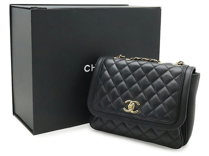 Borsa a tracolla Chanel Matelassé con catena Nero - vista 9