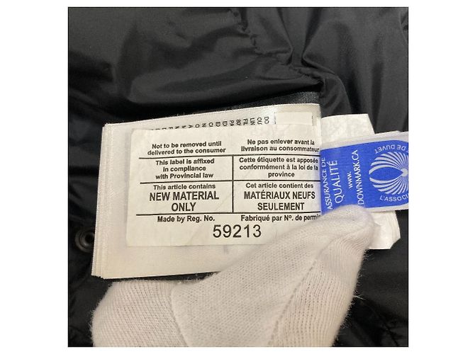 Canada Goose Mackenzie Parka Casaco de Penas Preto - vista 14