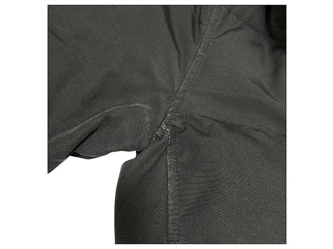 Canada Goose Mackenzie Parka Casaco de Penas Preto - vista 17