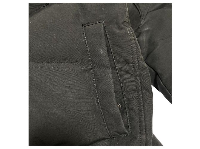 Canada Goose Mackenzie Parka Casaco de Penas Preto - vista 18