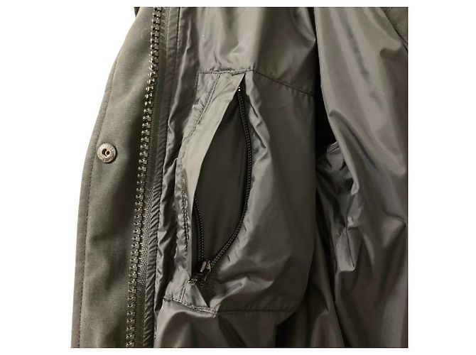 Canada Goose Mackenzie Parka Casaco de Penas Preto - vista 4