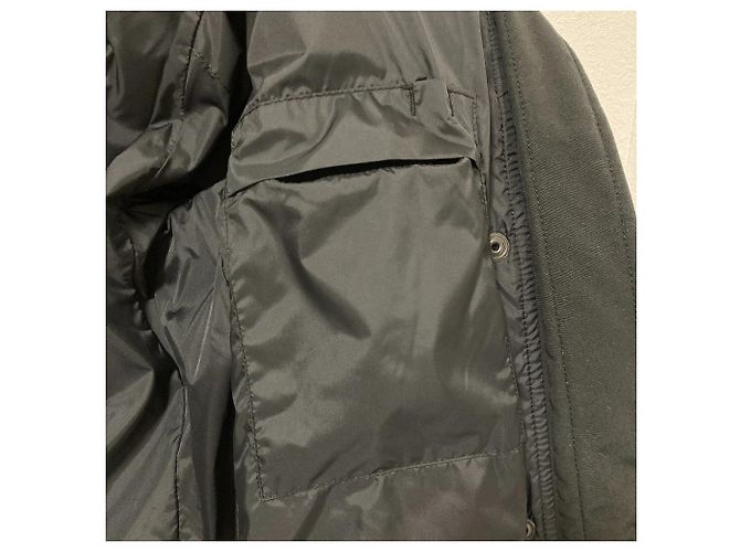 Canada Goose Mackenzie Parka Casaco de Penas Preto - vista 5