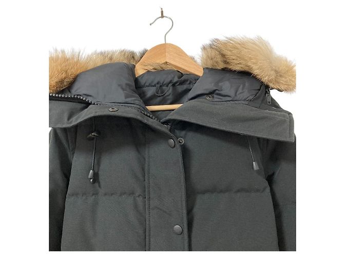 Canada Goose Mackenzie Parka Casaco de Penas Preto - vista 6