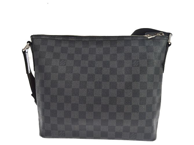Louis Vuitton Mick Messenger Damier Graphite PM Preto - vista 2