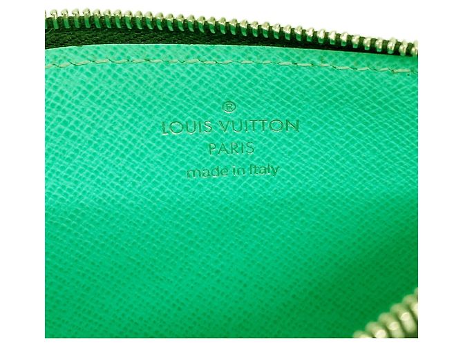 Tarjetero con monedero Louis Vuitton Taigarama Verde - vista 4