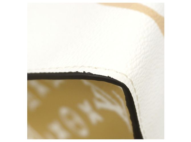 Borsa Tote Louis Vuitton Monogram Giant OnTheGo GM Bianco Cachi - vista 6