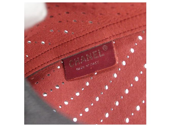 Chanel Shopping Perforated Caviar Small Negro - vista 4