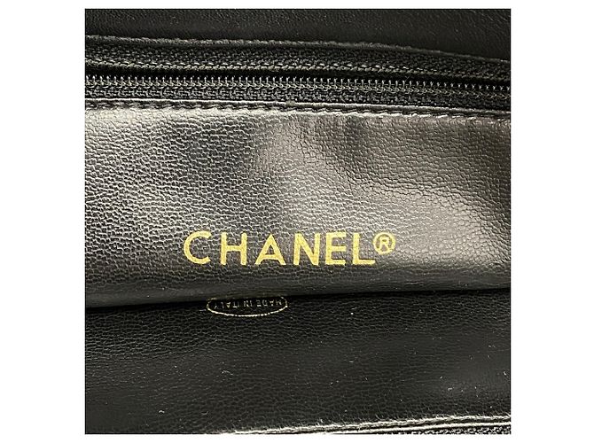 Bolsa de Ombro Chanel Matelassé com Corrente Preto - vista 5