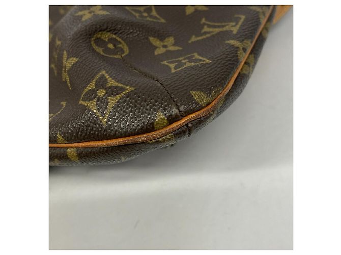 Bolsa de Ombro Louis Vuitton Monogram Musette Marrom - vista 6