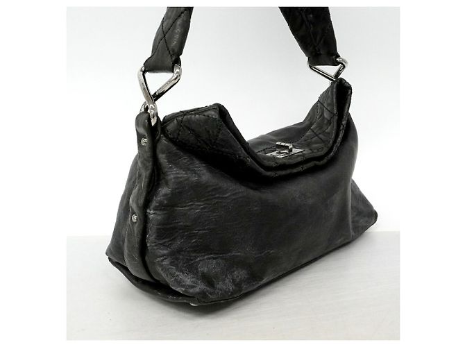 Bolso de hombro Chanel 2.55 Matelassé Negro - vista 2