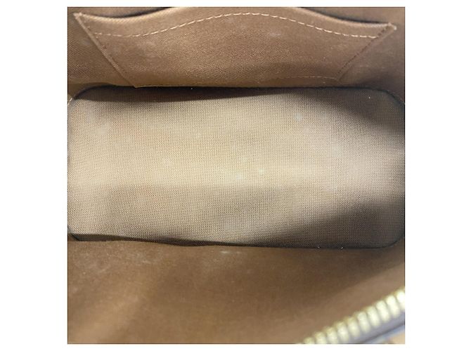 Bolso de mano Louis Vuitton Alma BB Monogram Castaño - vista 4