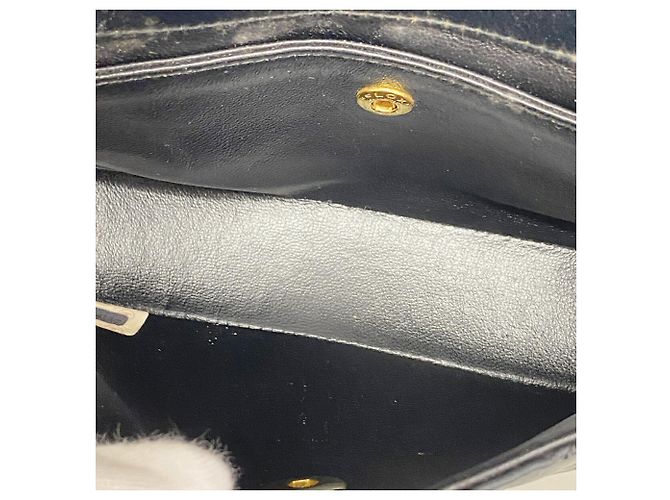 Bolsa de Ombro Chanel Matelassé com Corrente Preto - vista 4