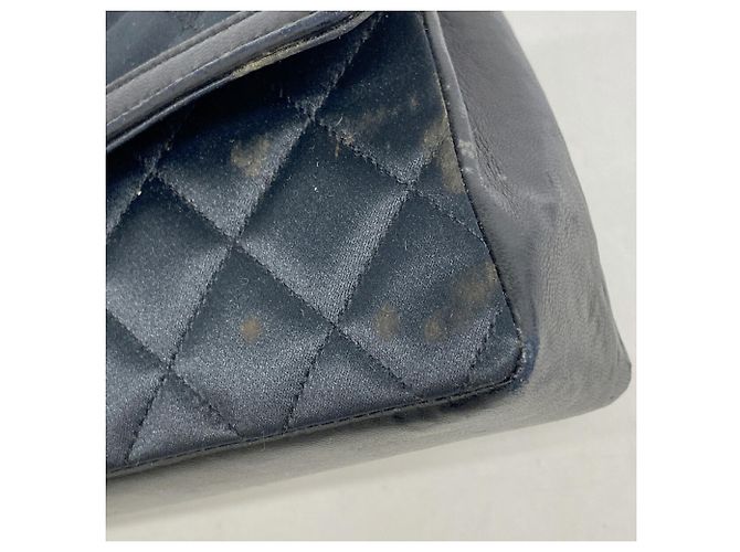 Bolsa de Ombro Chanel Matelassé com Corrente Preto - vista 6