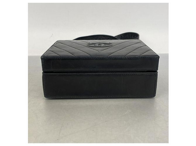 Chanel Schultertasche aus schwarzem Lammleder - Ansicht 3