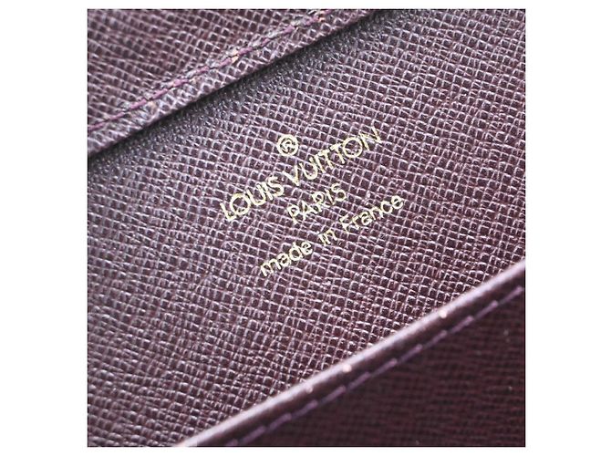 Louis Vuitton Pochette Baikal Clutch Cuir Taiga Bordeaux - vue 5