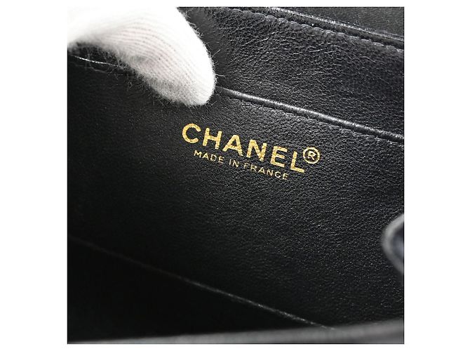 Chanel Chocolate Bar Mademoiselle Lock Chain Quilted velvet Nero - vista 4