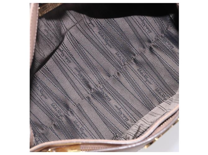 Salvatore Ferragamo Batik Leather Small Beige - vista 5