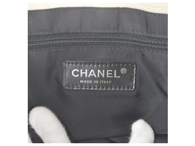 Chanel Travel Line Nylon Medium Blanco - vista 4