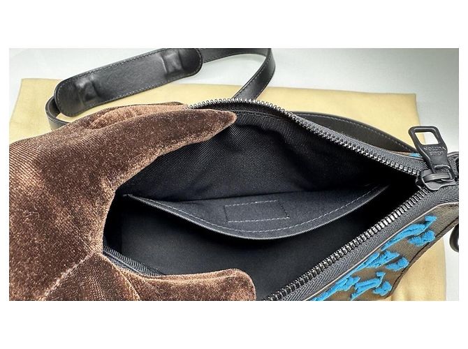 Louis Vuitton Triangle Messenger Blue Tuffetage Umhängetasche Braun Blau - Ansicht 11