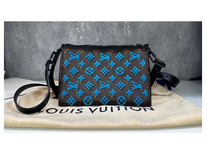 Louis Vuitton Triangle Messenger Blue Tuffetage Umhängetasche Braun Blau - Ansicht 3