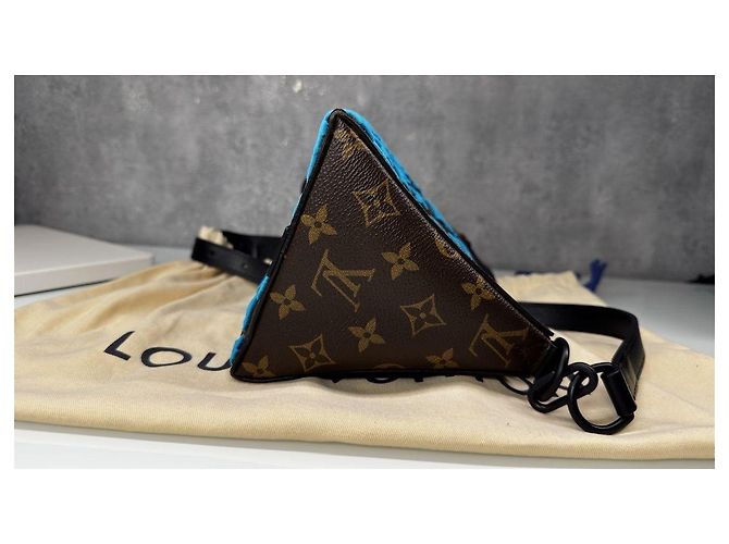 Louis Vuitton Triangle Messenger Blue Tuffetage Umhängetasche Braun Blau - Ansicht 6