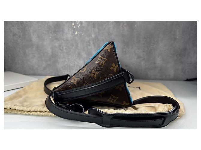 Louis Vuitton Triangle Messenger Blue Tuffetage Umhängetasche Braun Blau - Ansicht 7
