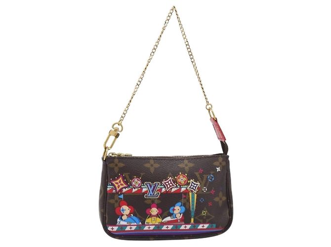 LOUIS VUITTON Vivienne Mini Pochette Accessoires Pouch M69976 LV Auth 206936SAM Monogramma - vista 13