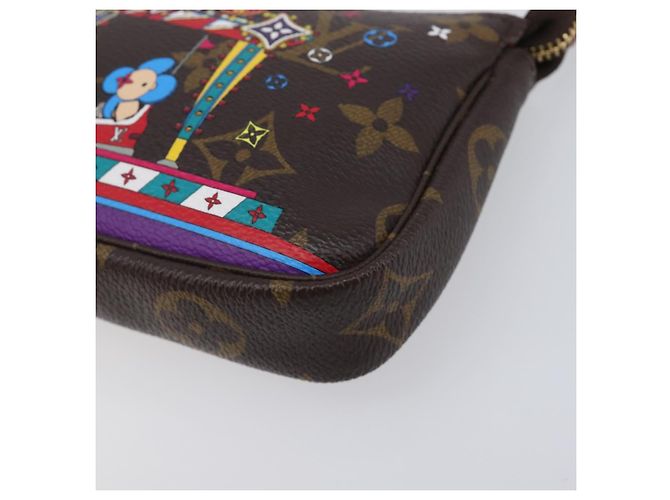 LOUIS VUITTON Vivienne Mini Pochette Accessoires Pouch M69976 LV Auth 206936SAM Monogramma - vista 14