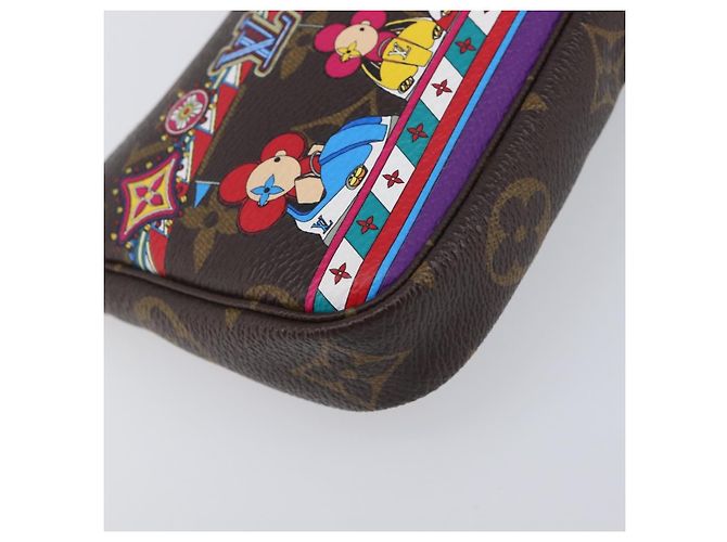 LOUIS VUITTON Vivienne Mini Pochette Accessoires Pouch M69976 LV Auth 206936SAM Monogramma - vista 15