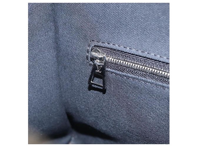 Borsa a mano LOUIS VUITTON Epi Vaneau MM Nera M51238 LV Auth ep16360V Nero - vista 27