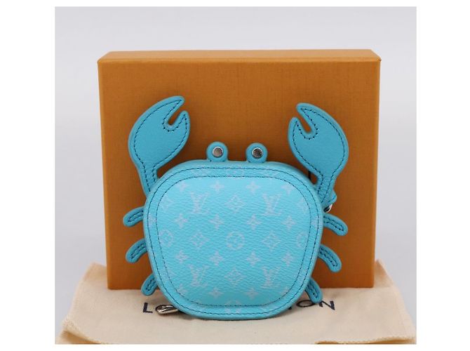 LOUIS VUITTON Monogram LV Crab Bag Charm Light Blue M01930 LV Auth 206668SM Bleu clair Monogramme - vue 12
