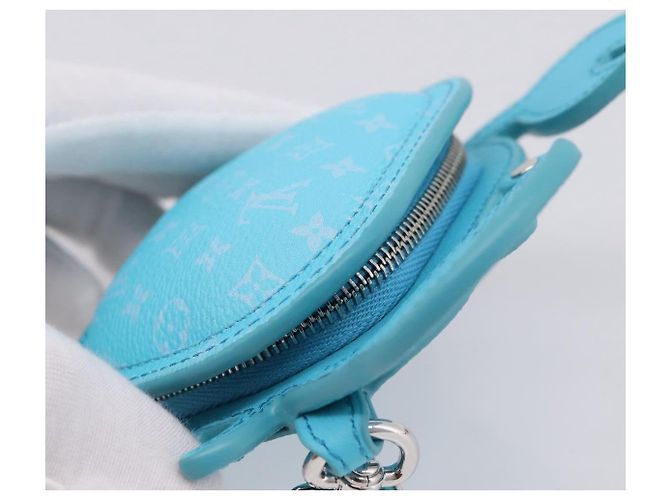 LOUIS VUITTON Monogram LV Crab Bag Charm Light Blue M01930 LV Auth 206668SM Bleu clair Monogramme - vue 5