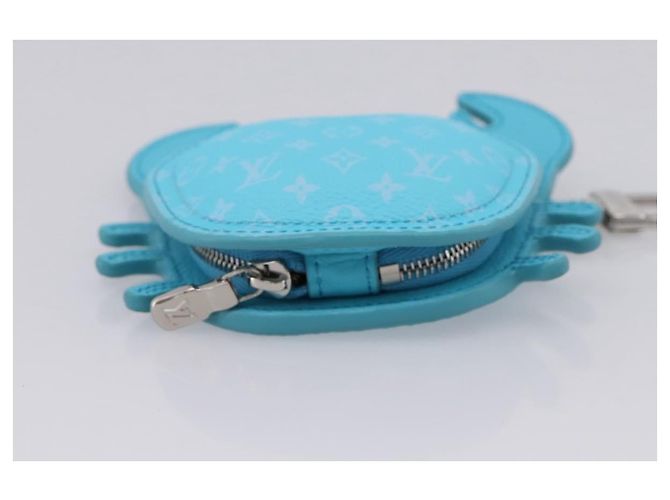 LOUIS VUITTON Monogram LV Crab Bag Charm Light Blue M01930 LV Auth 206668SM Bleu clair Monogramme - vue 6