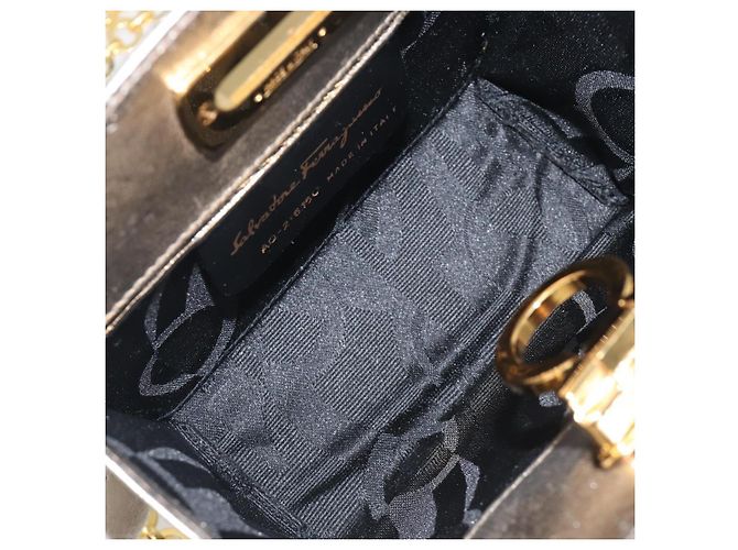 Borsa a tracolla Salvatore Ferragamo Gancini Chain in pelle oro Auth hk4135A D'oro - vista 11